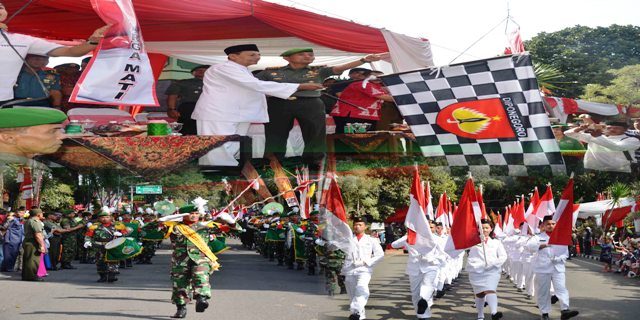 Habib Lutfi Lepas Ribuan Peserta Kirab Merah Putih